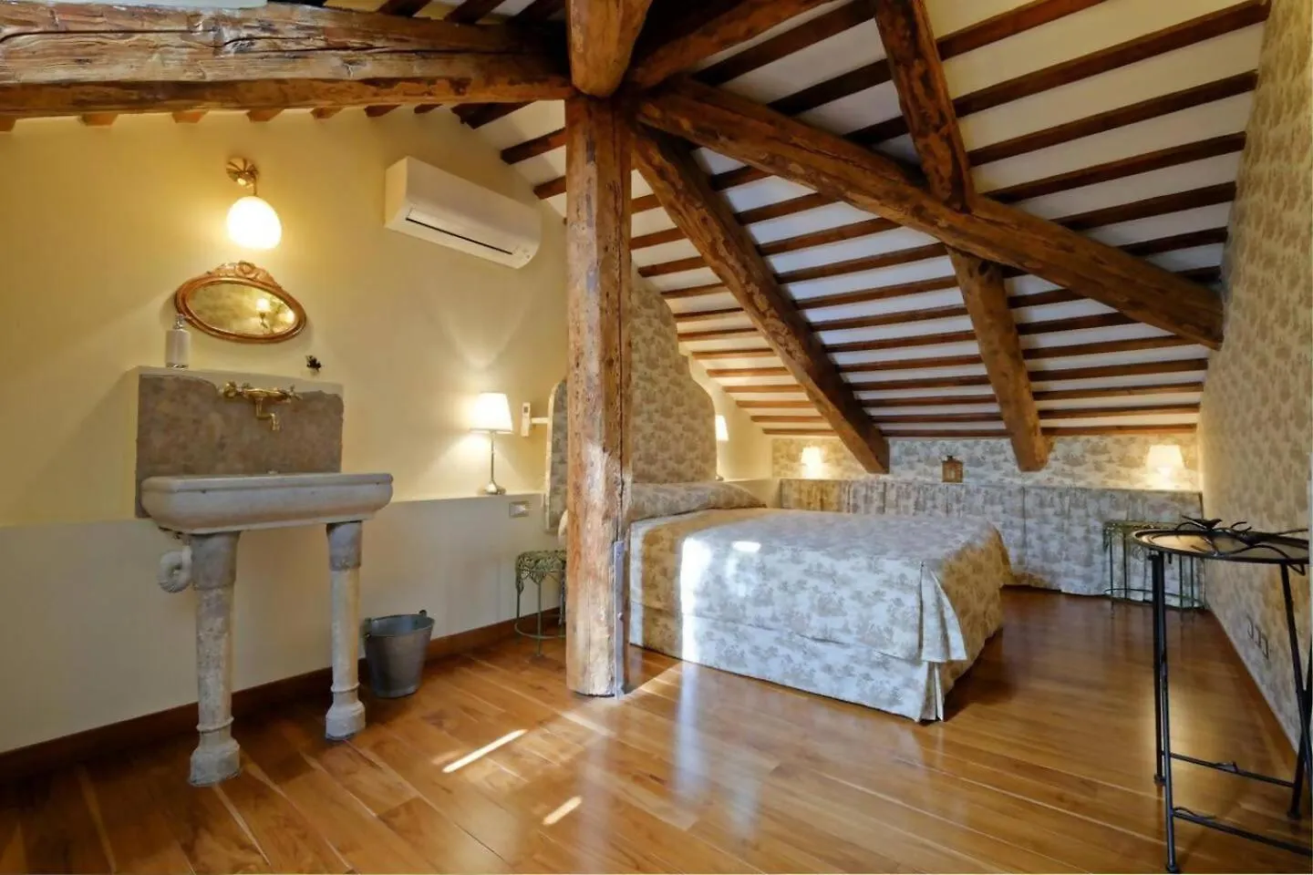 Apartment Campanile Alla Canonica Design House Venice Italy