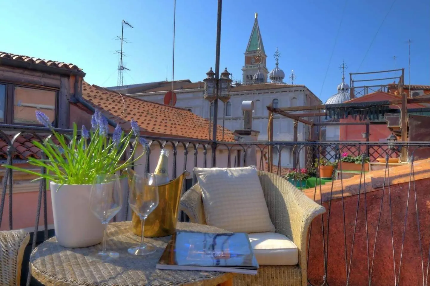 Campanile Alla Canonica Design House Venedig